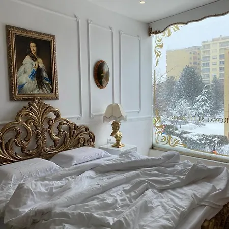 Royal Lägenhet Korça